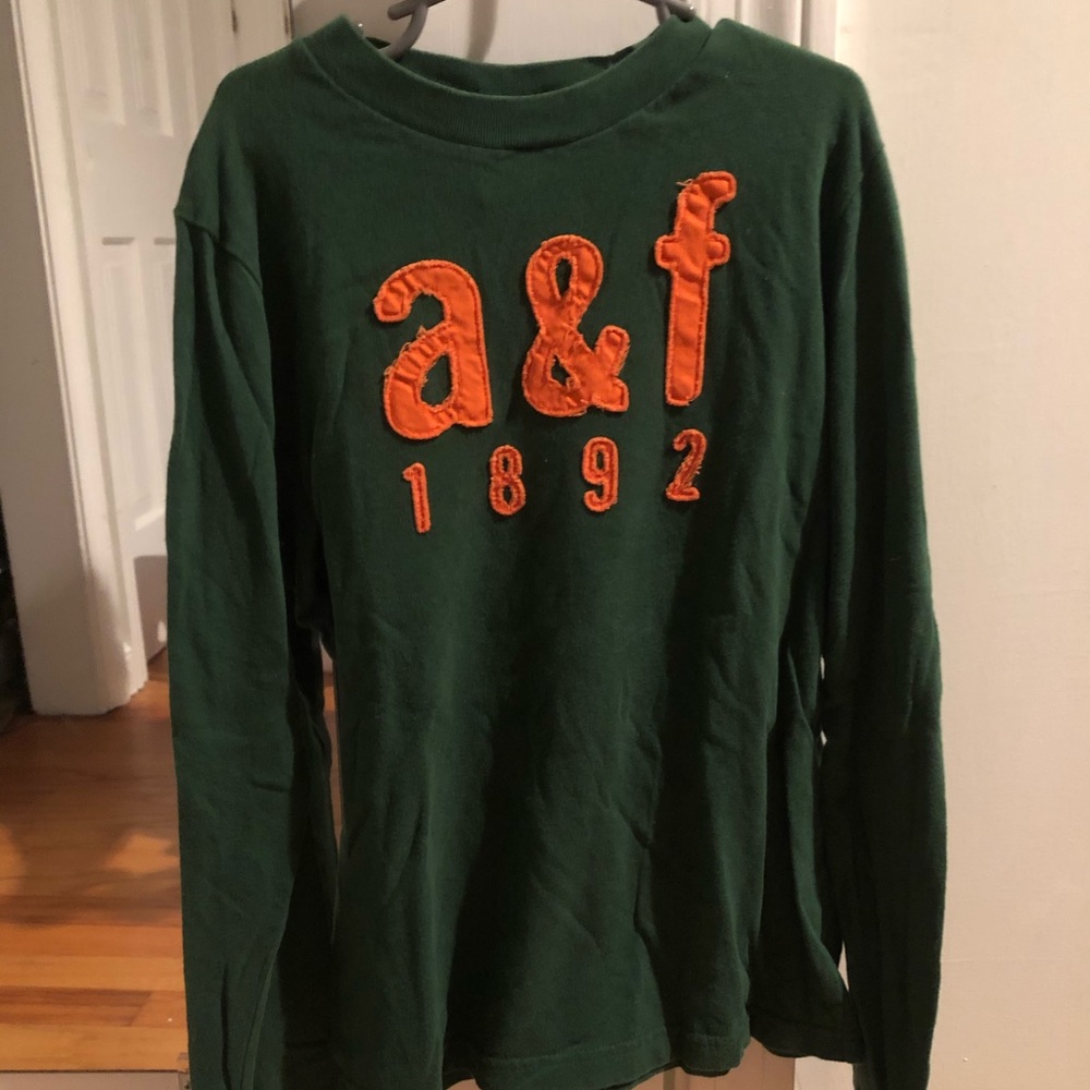 Abercrombie and Finch Boys Med long sleeve